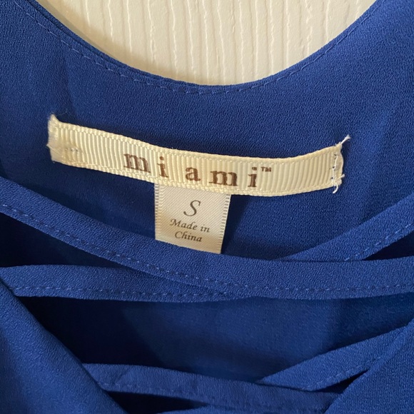 Blue flowy top full length - Picture 3 of 4